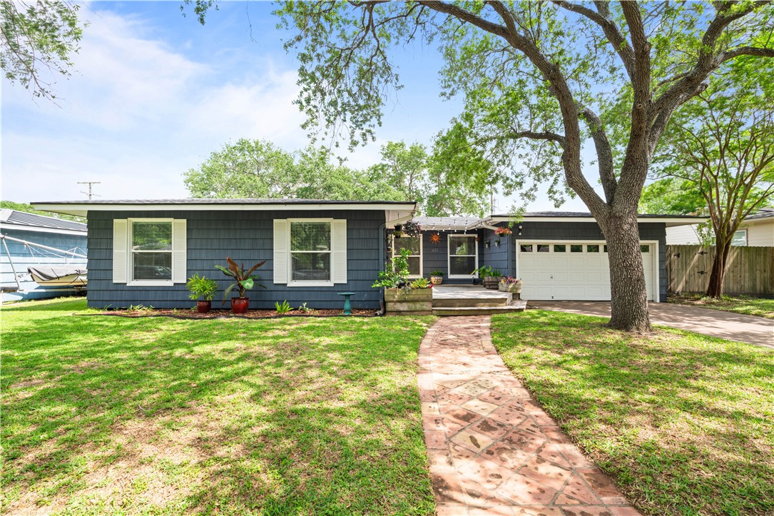 613 Grant Place Corpus Christi TX 78411