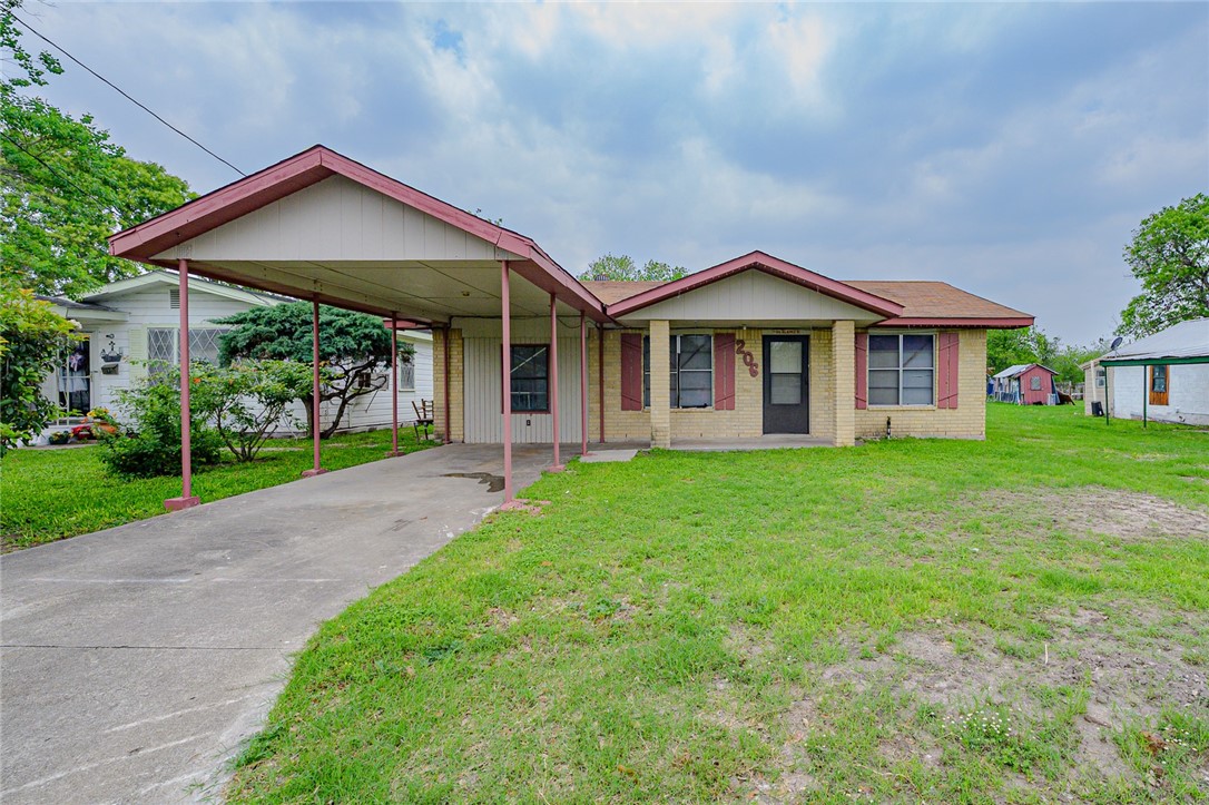 206 S Minneapolis Street Beeville TX 78102