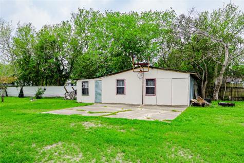 206 S Minneapolis Street Beeville TX 78102