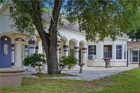 1221 Encino Drive Pleasanton TX 78064