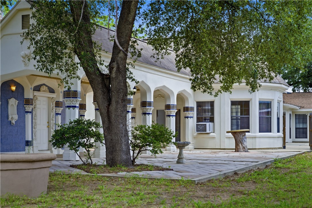 1221 Encino Drive Pleasanton TX 78064
