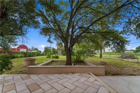 1221 Encino Drive Pleasanton TX 78064
