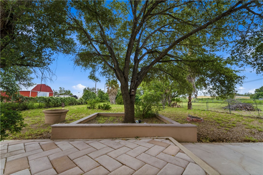 1221 Encino Drive Pleasanton TX 78064