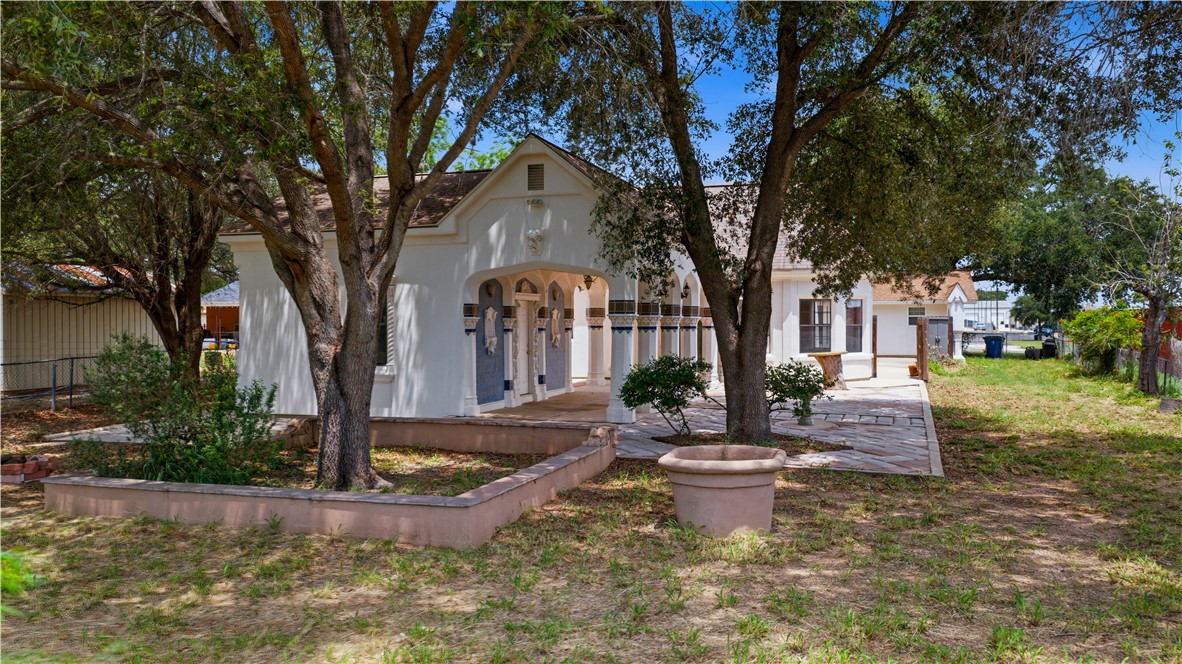 1221 Encino Drive Pleasanton TX 78064