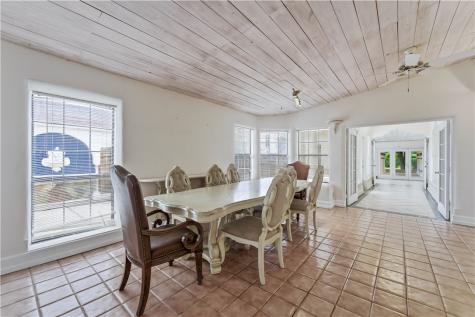 1221 Encino Drive Pleasanton TX 78064