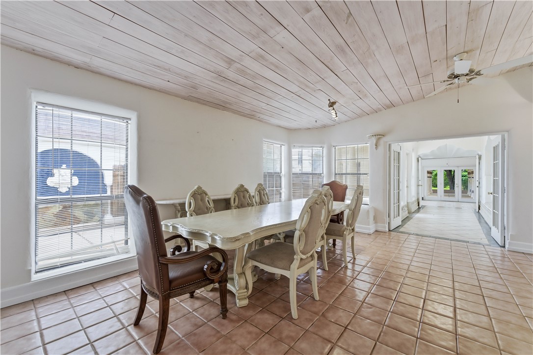 1221 Encino Drive Pleasanton TX 78064