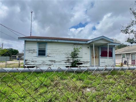 919 S Brownlee Boulevard Corpus Christi TX 78404