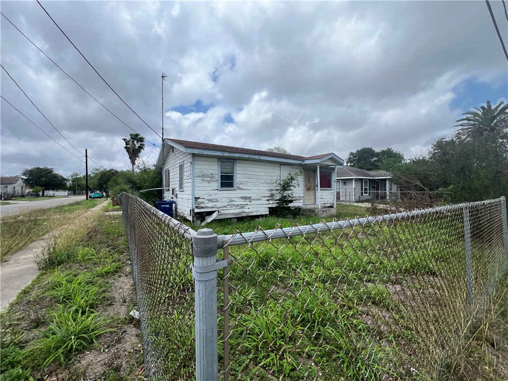 919 S Brownlee Boulevard Corpus Christi TX 78404
