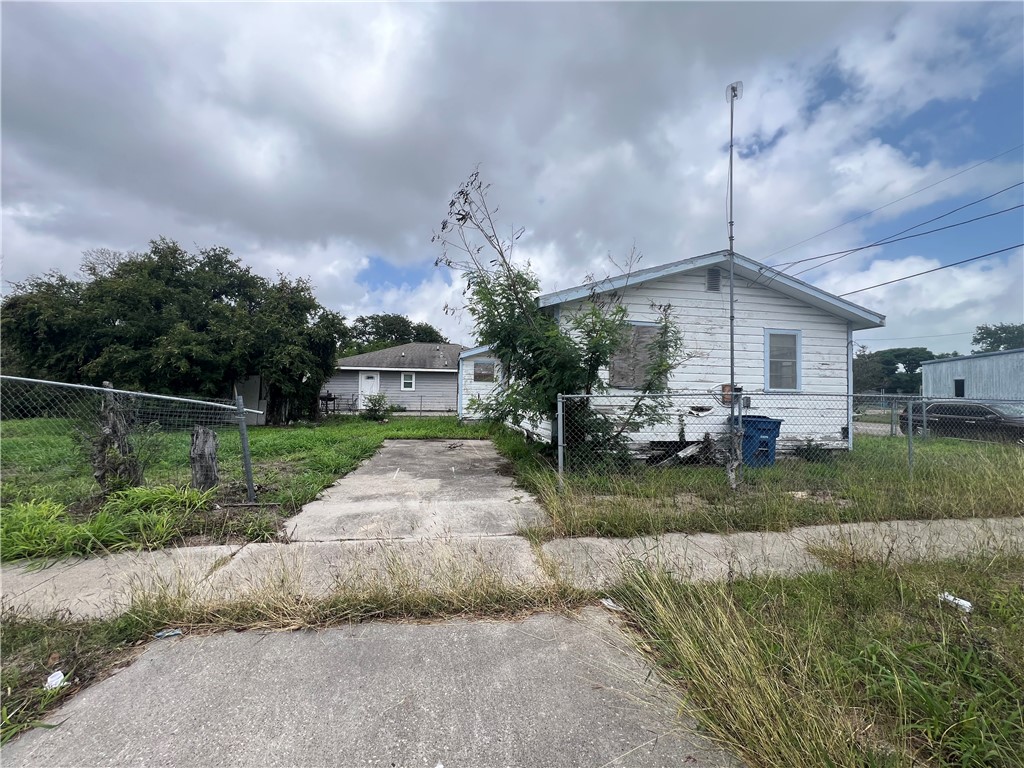 919 S Brownlee Boulevard Corpus Christi TX 78404
