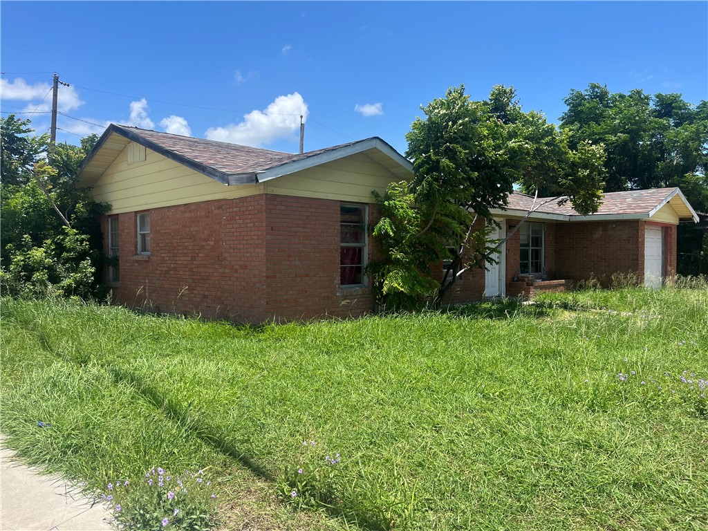 1649 Pinewood Drive Corpus Christi TX 78412