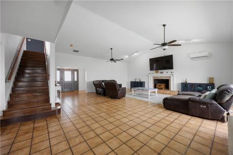 214 Bayview Drive Aransas Pass TX 78336