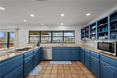 214 Bayview Drive Aransas Pass TX 78336