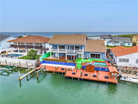 214 Bayview Drive Aransas Pass TX 78336