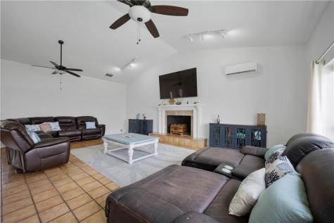 214 Bayview Drive Aransas Pass TX 78336