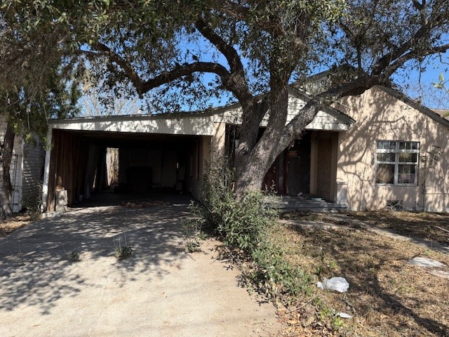909 E 1st Street Street E Alice TX 78332