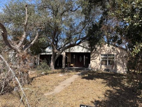 909 E 1st Street Street E Alice TX 78332