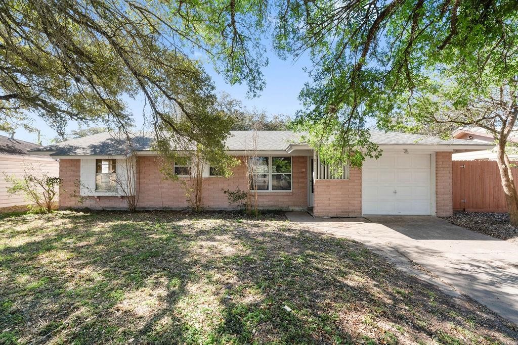 811 W Avenue I Avenue Kingsville TX 78363