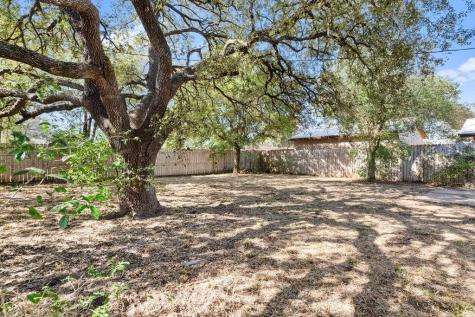 811 W Avenue I Avenue Kingsville TX 78363