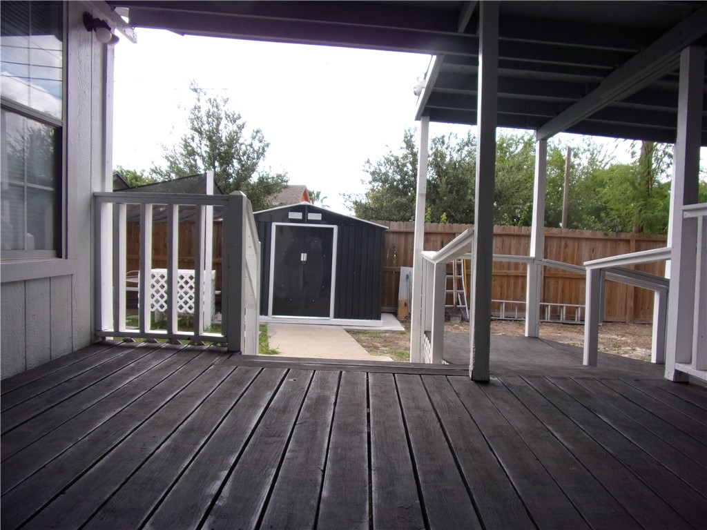2722 Greenwood Drive Corpus Christi TX 78405