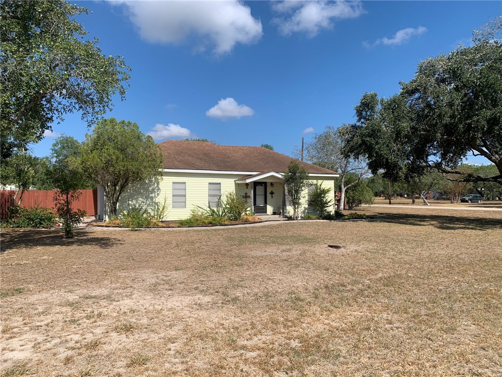 321 N 8th Street Riviera TX 78379