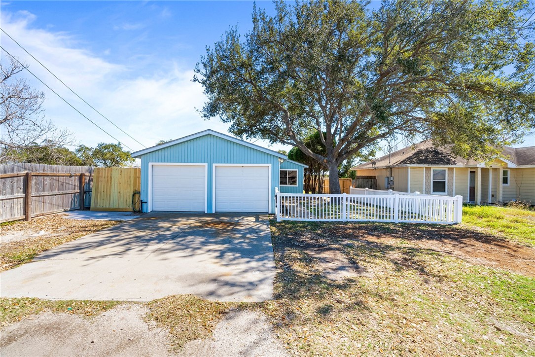 2001 Sunnycrest Street Corpus Christi TX 78418