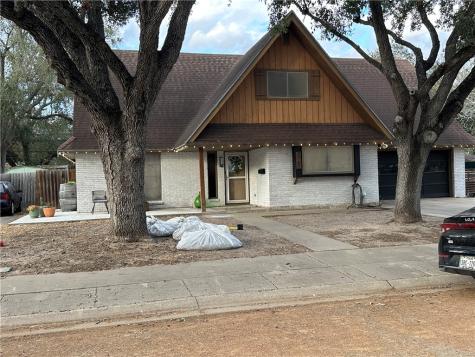 1702 Santa Cecilia Drive Kingsville TX 78363