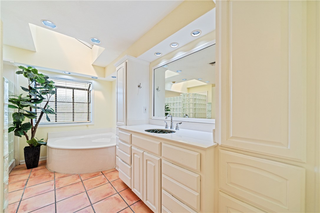 429 Bermuda Place Corpus Christi TX 78411
