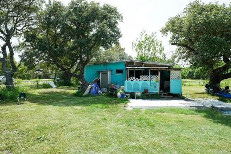 518 N Racine Street Rockport TX 78382