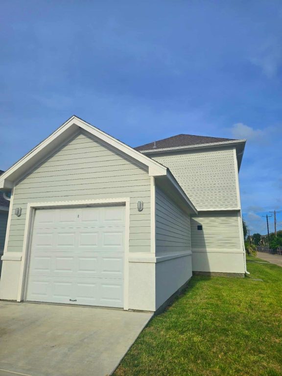 132 Lavaca Rockport TX 78382