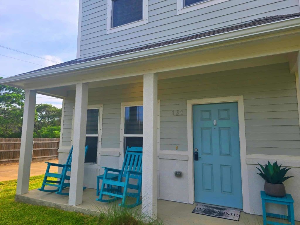 132 Lavaca Rockport TX 78382