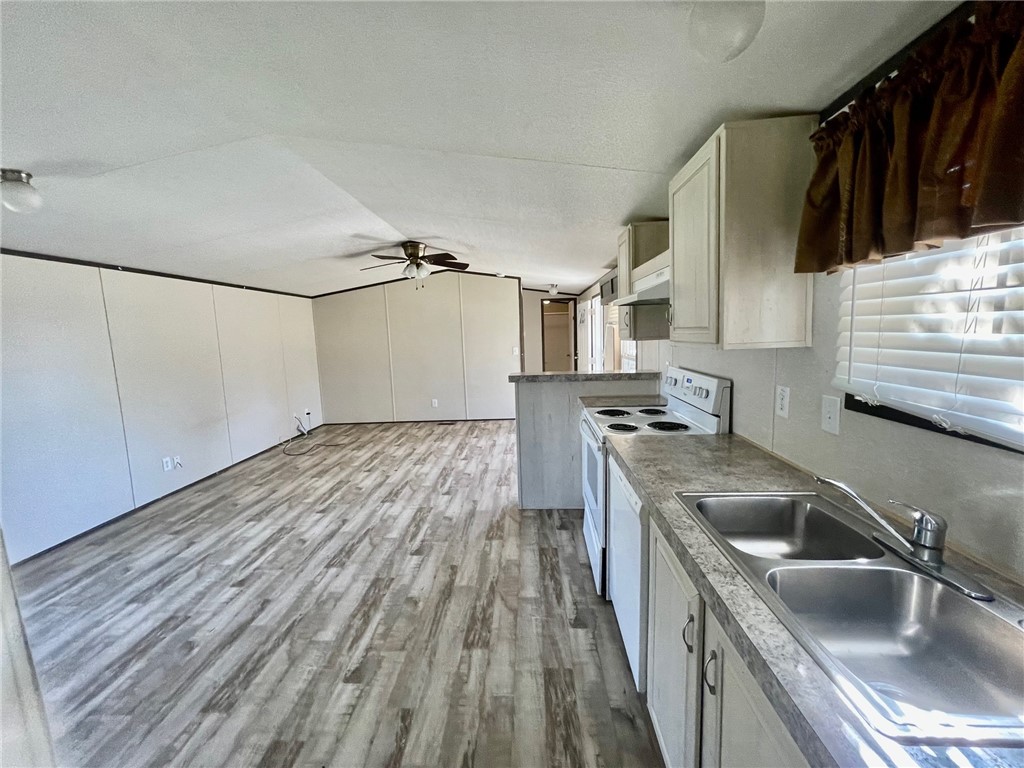 1522-1524 16th Street Rockport TX 78382
