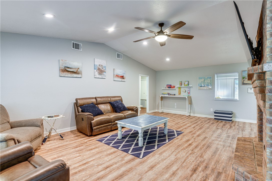 1522-1524 16th Street Rockport TX 78382