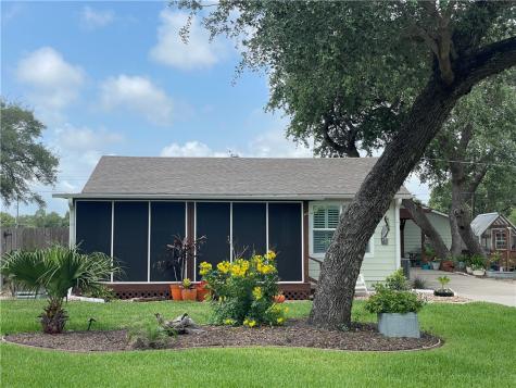 108 Palm Street Rockport TX 78382