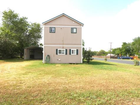 911 E Steiner Street Beeville TX 78102