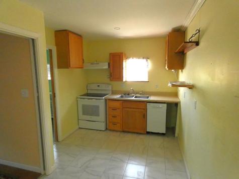 911 E Steiner Street Beeville TX 78102