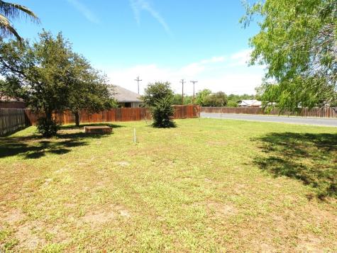 911 E Steiner Street Beeville TX 78102