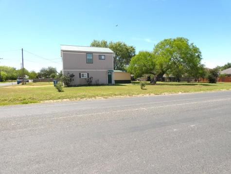 911 E Steiner Street Beeville TX 78102
