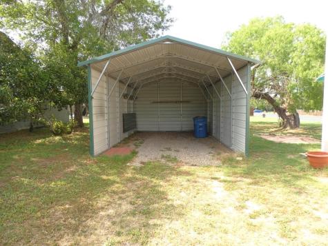 911 E Steiner Street Beeville TX 78102