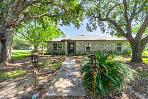1206 Johnson Street Woodsboro TX 78393