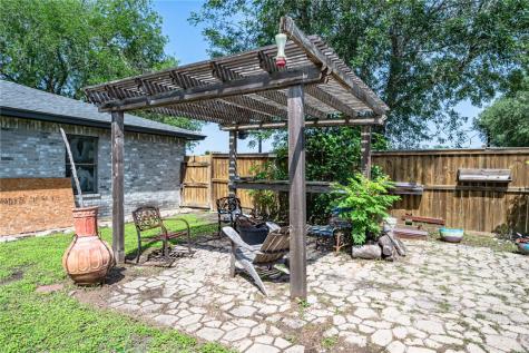 1206 Johnson Street Woodsboro TX 78393