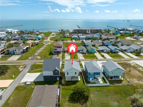 1007 S Live Oak Street Rockport TX 78382