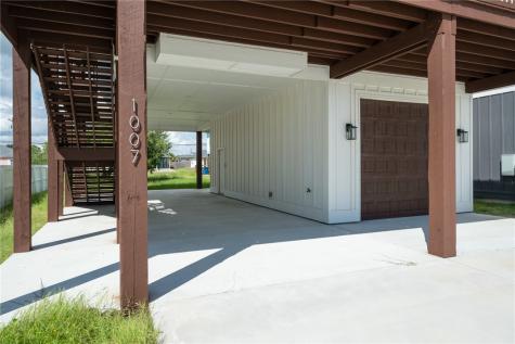 1007 S Live Oak Street Rockport TX 78382