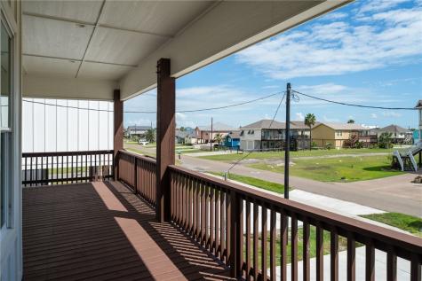 1007 S Live Oak Street Rockport TX 78382