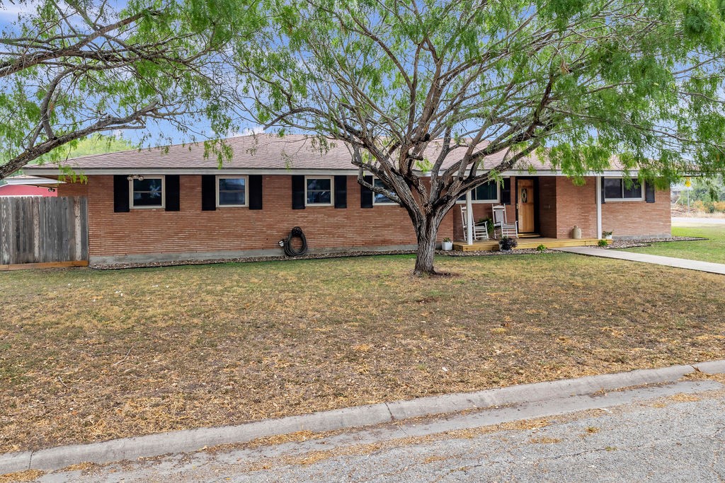 643 Reynolds Avenue Taft TX 78390