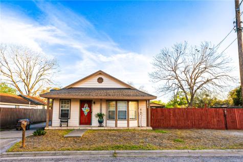 838 Seabreeze Street Alice TX 78332