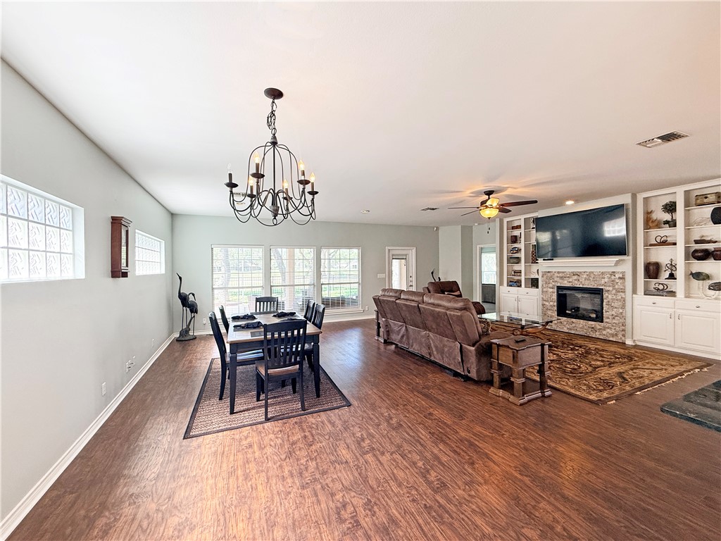 14 Saint Andrews Place Rockport TX 78382