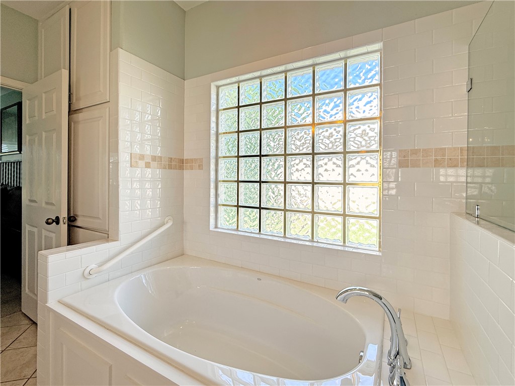 14 Saint Andrews Place Rockport TX 78382