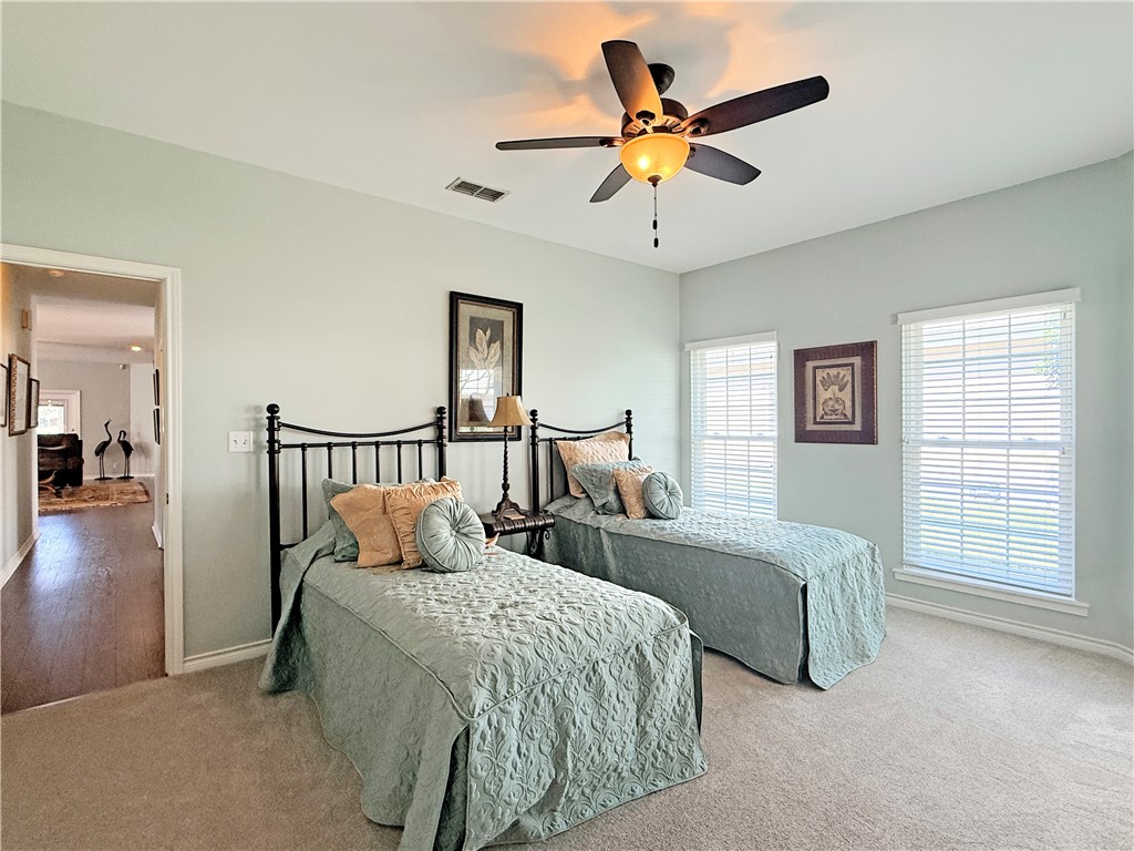 14 Saint Andrews Place Rockport TX 78382