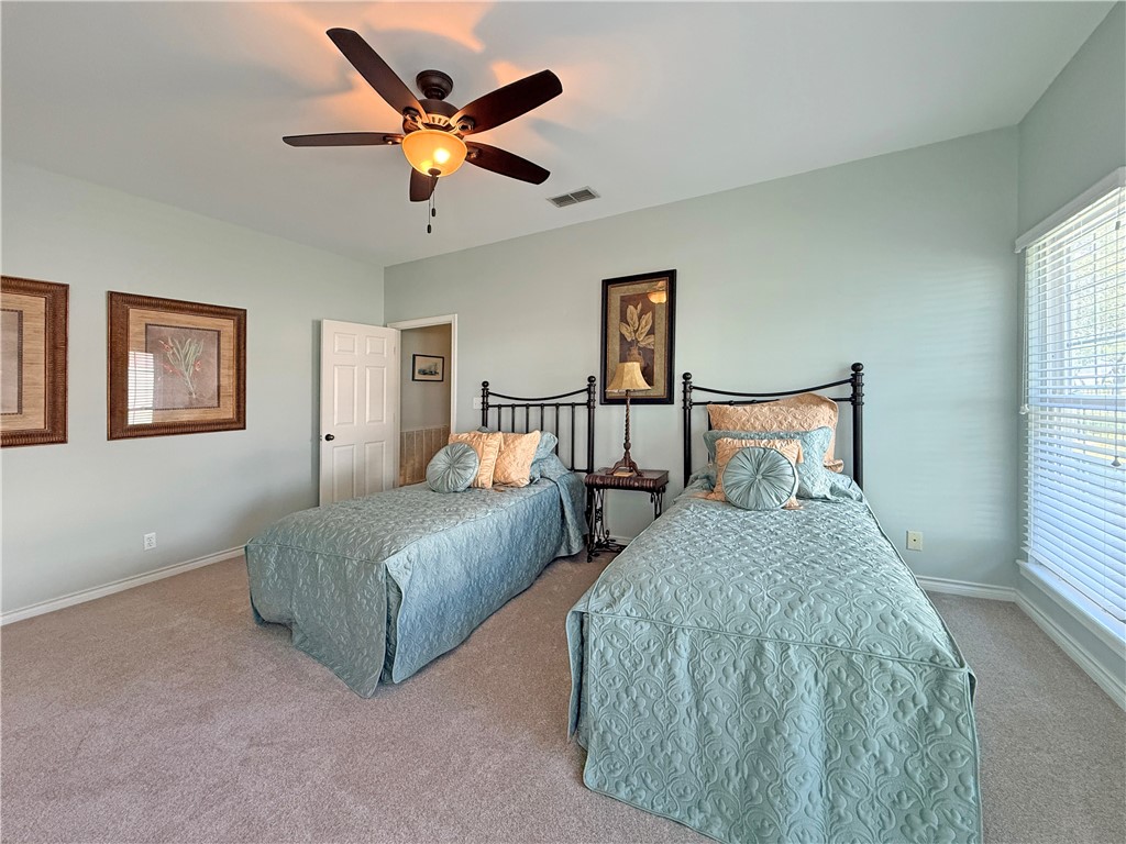 14 Saint Andrews Place Rockport TX 78382