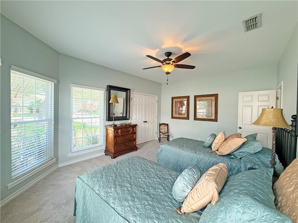 14 Saint Andrews Place Rockport TX 78382